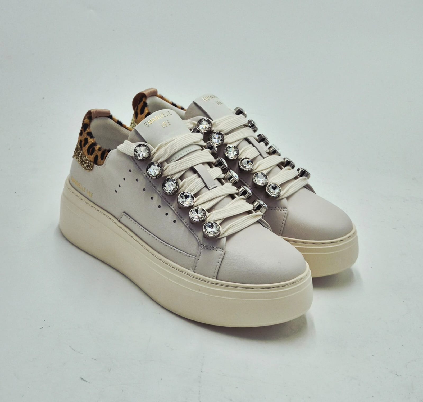 Emanuelle Vee sneakers pelle bianca 425P50317P003 con castoni