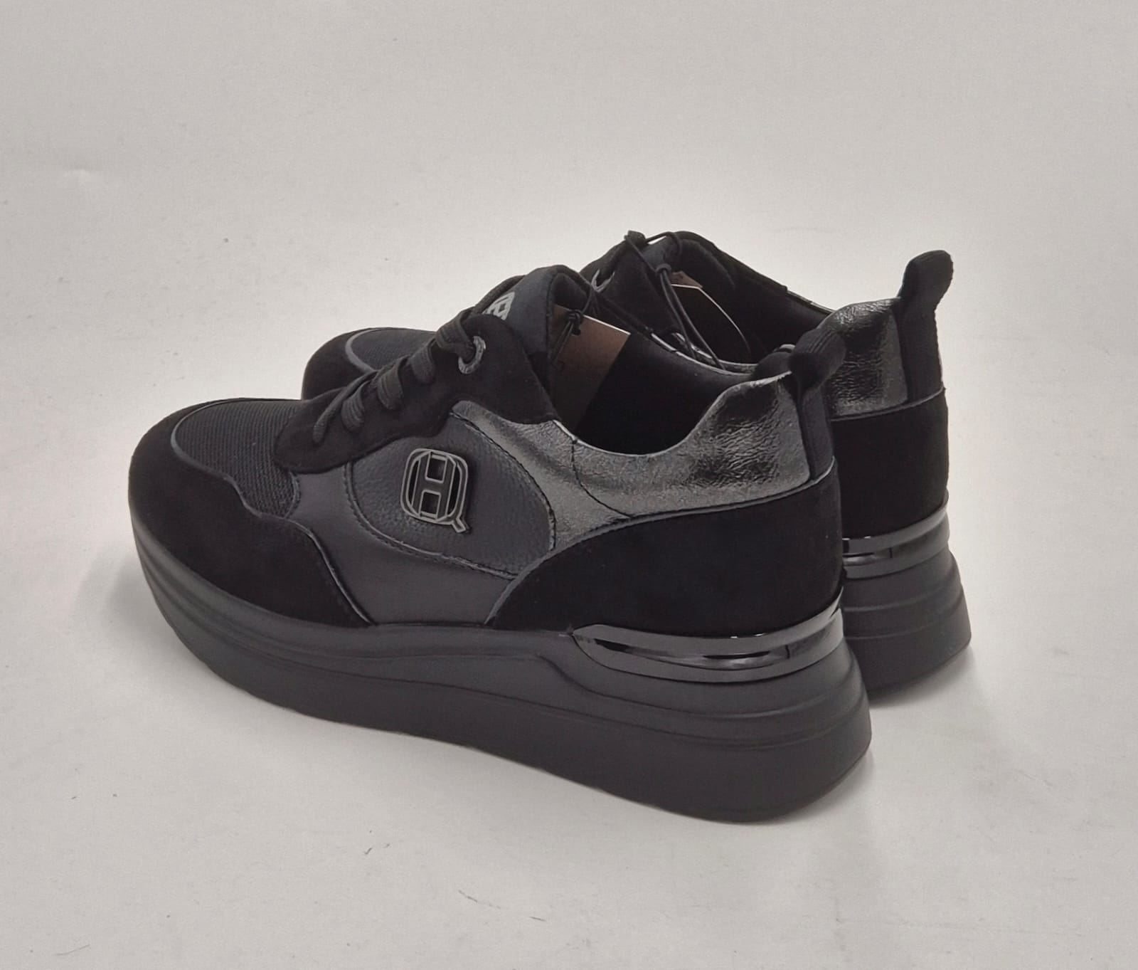 Queen Helena sneaker zeppa X33-20 BK colore nero