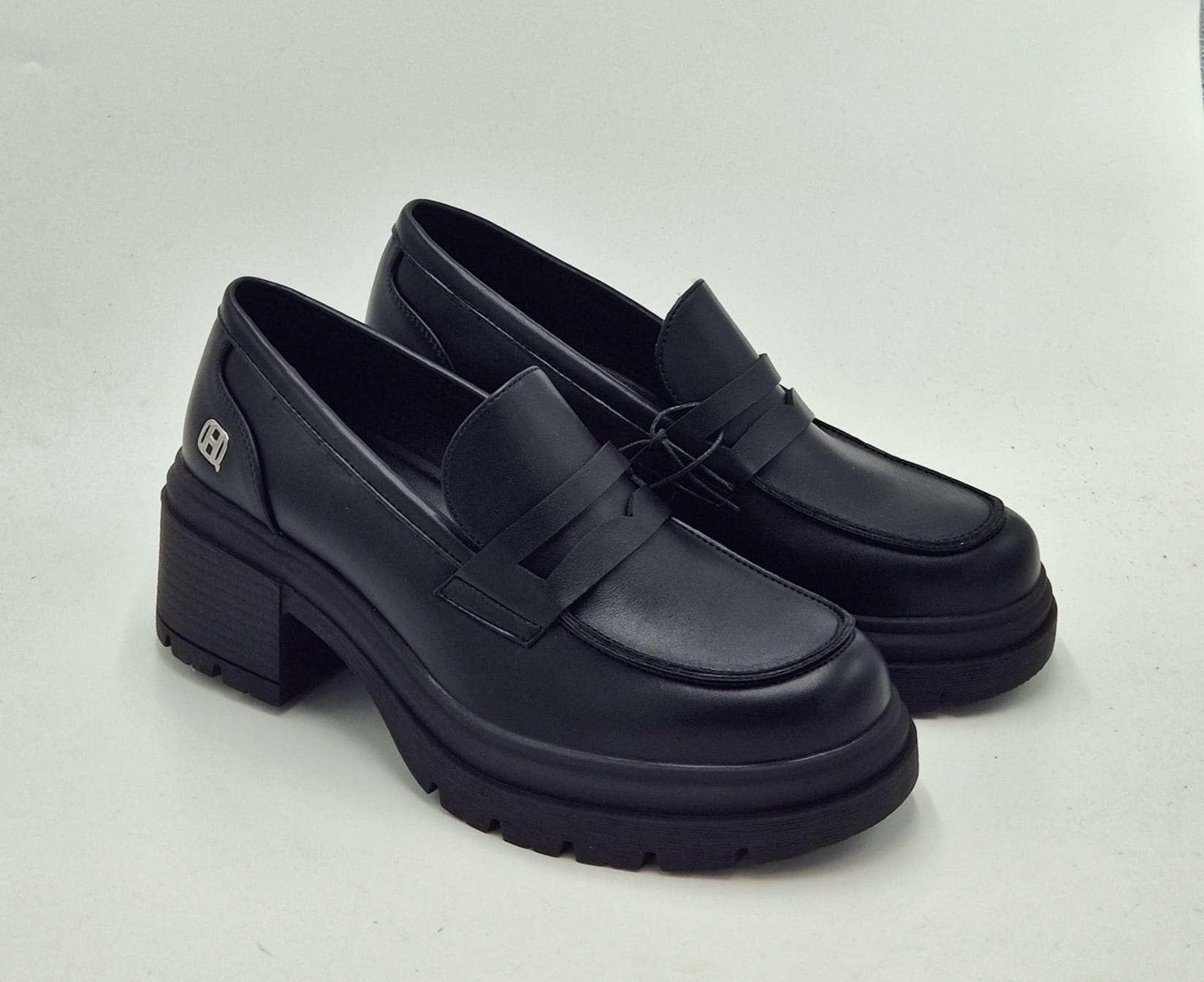 Queen Helena mocassino fondo gomma con tacco X33-80 nero