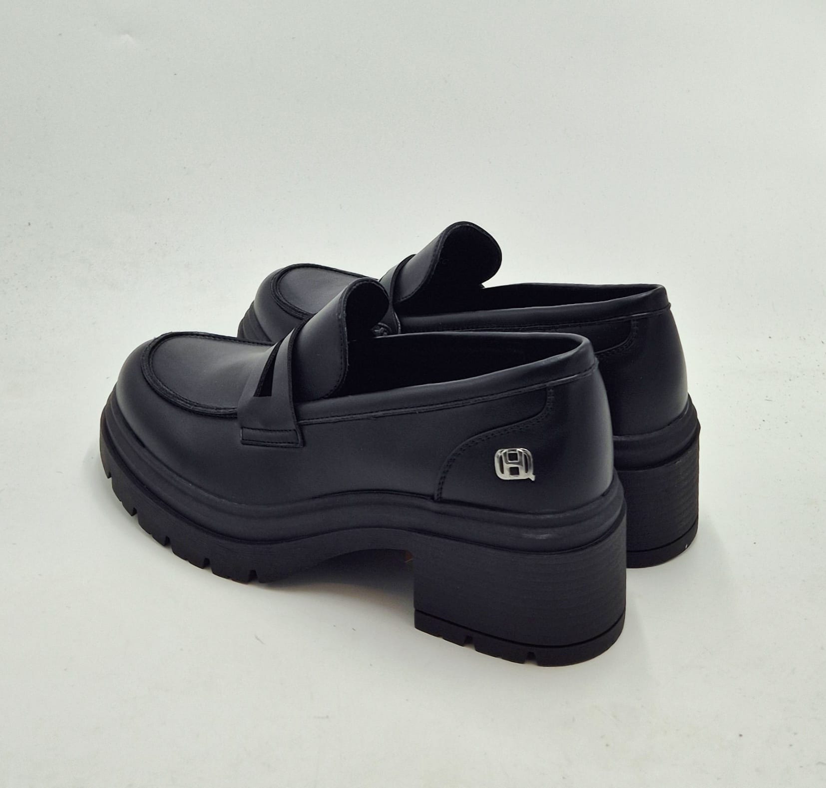 Queen Helena mocassino fondo gomma con tacco X33-80 nero