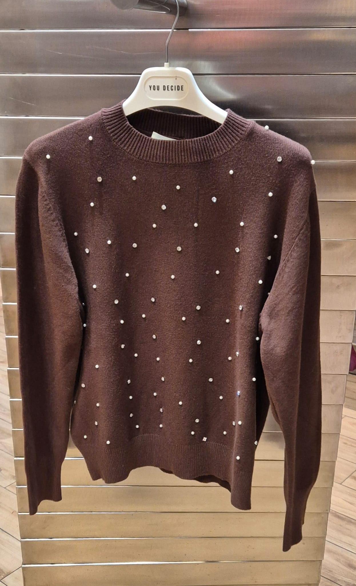 You decide maglia con perle e strass AT5506094 marrone