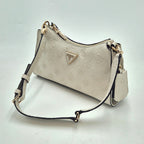 Guess borsa sbaguette a spalla logo embossed HWPD988818 panna