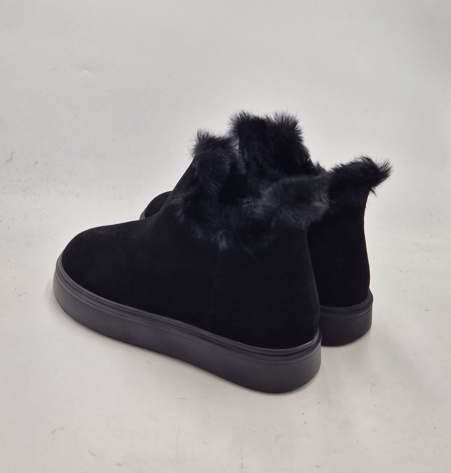 Emanuelle Vee polacchino camoscio con pelliccia 452M809310 nero