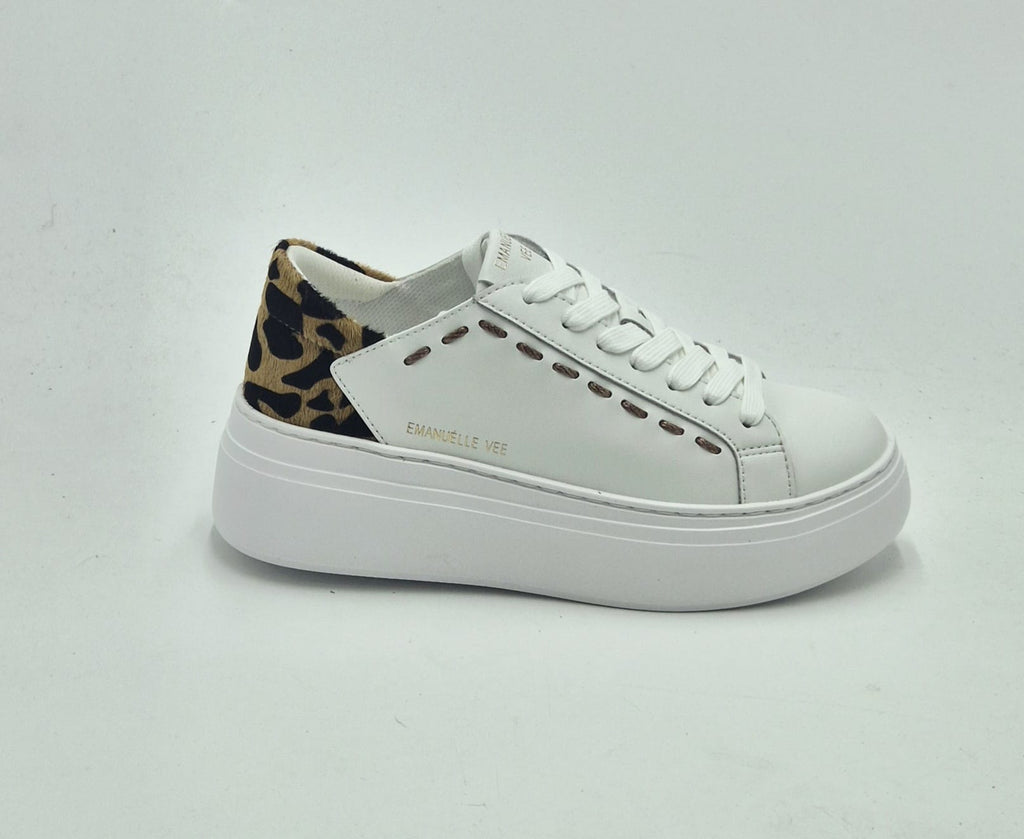 Emanuelle Vee sneakers pelle bianca 425P50319P003CB con cuciture oro e maculato fondo gomma con zeppa