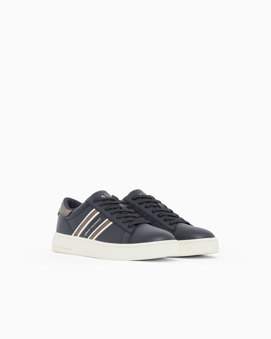 Armani exchange sneaker con bande blu XM002198AF21241 MB780