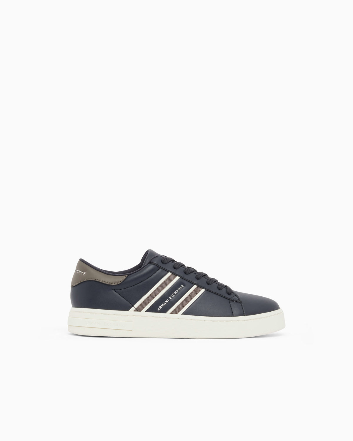Armani exchange sneaker con bande blu XM002198AF21241 MB780