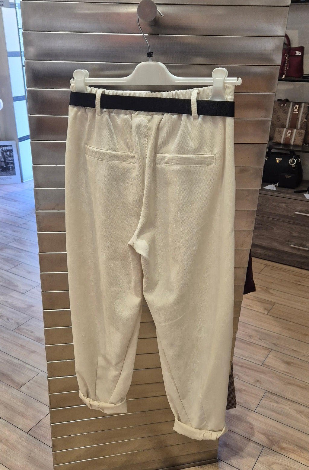Susy mix pantalone velluto millerighe con cintura 25682U58 latte