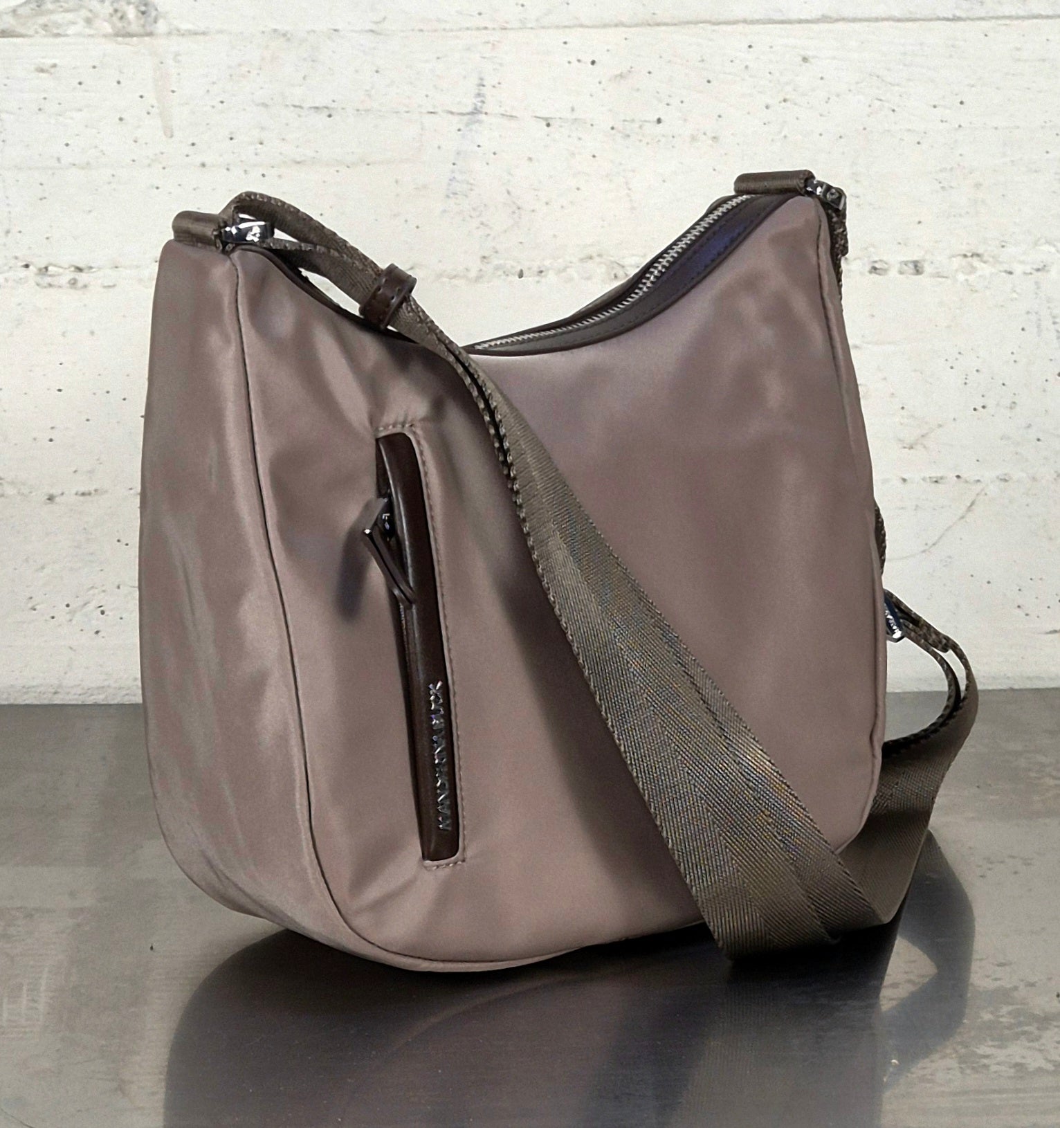 Mandarina Duck borsa tracolla mezzaluna HUNTER P10VCT40 BEAVER