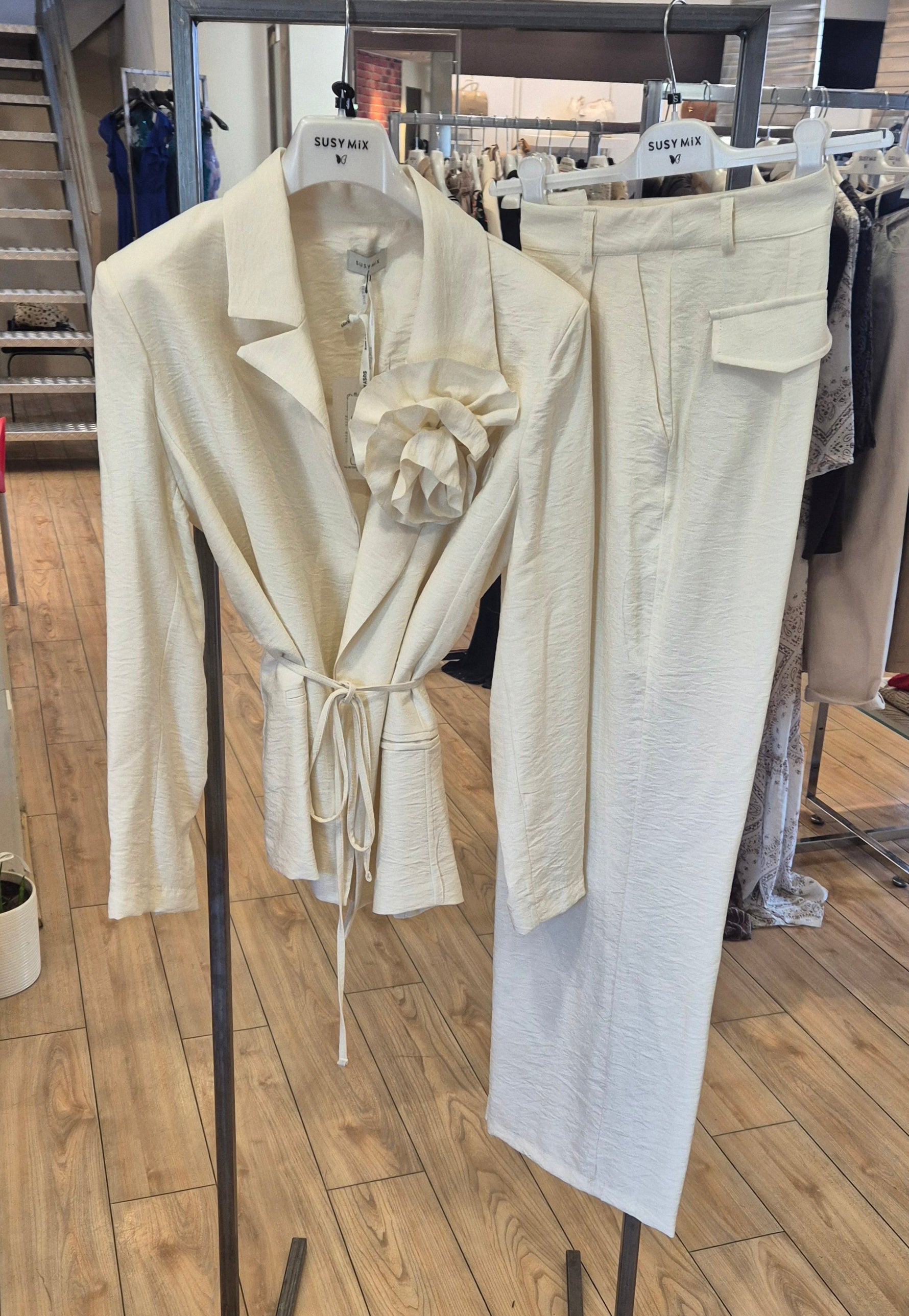 Susy mix completo giacca fiore + pantalone SM224AU58 latte