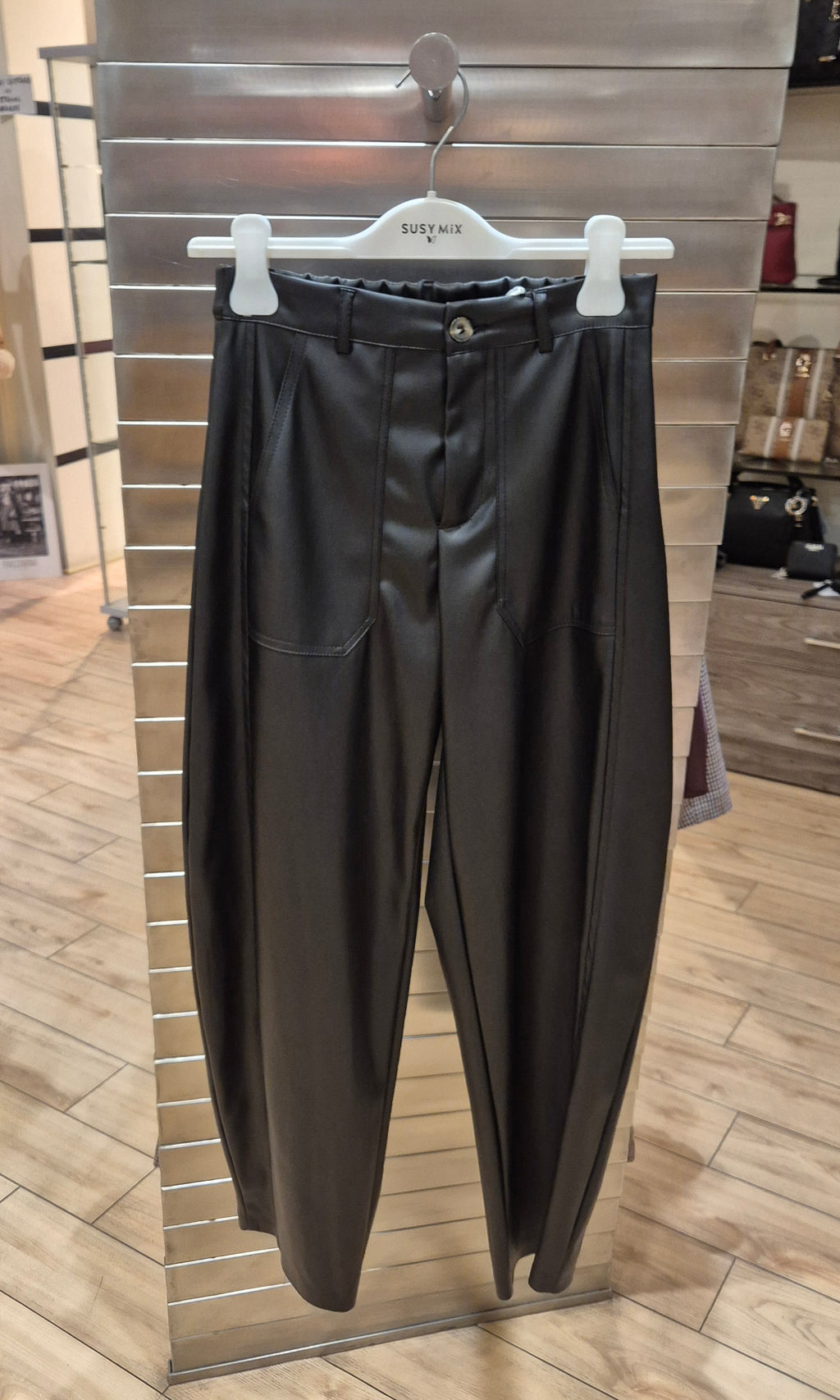 Susy mix pantalone baloon in ecopelle nera PP266T10U75