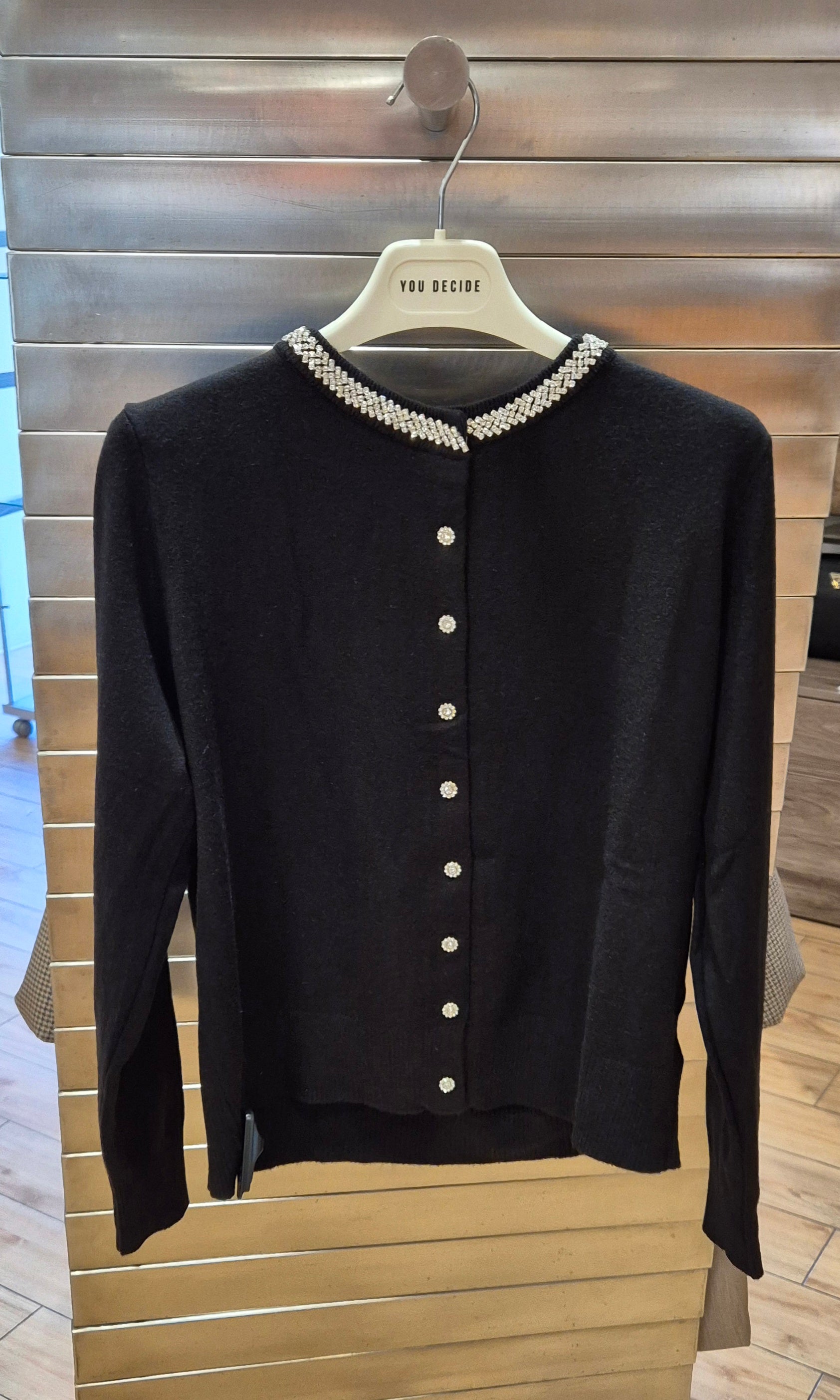 You Decide maglia coreana aperta con bottoni gioiello nera VC83075001