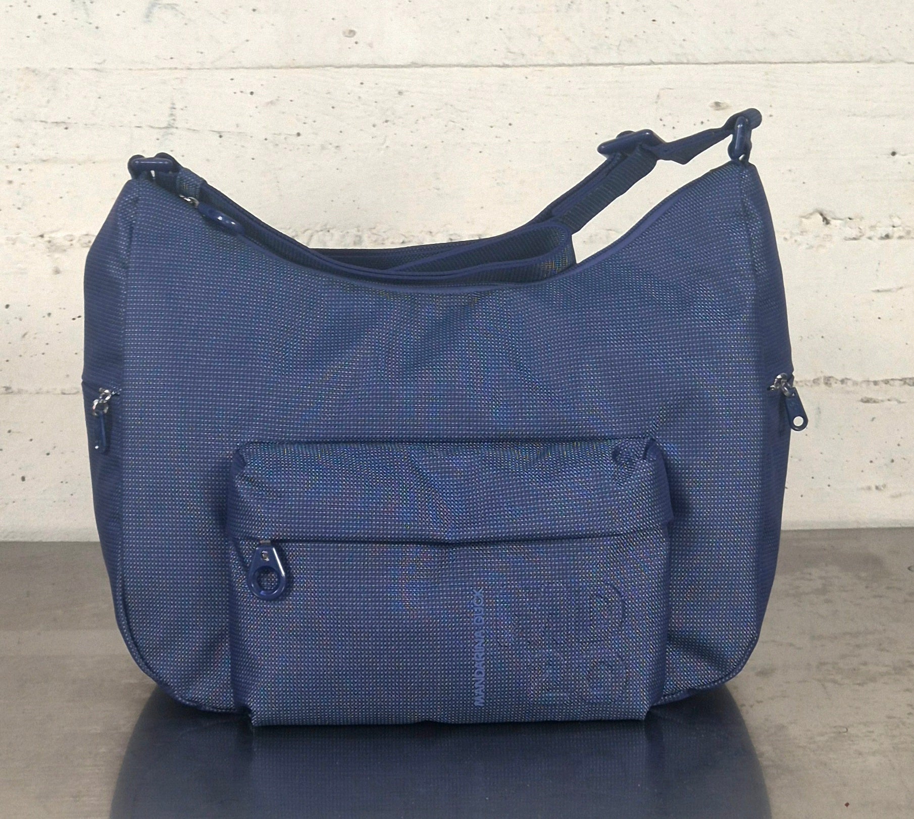 Mandarina Duck borsa tracolla mezzaluna MD20 P10QMT56 BLU
