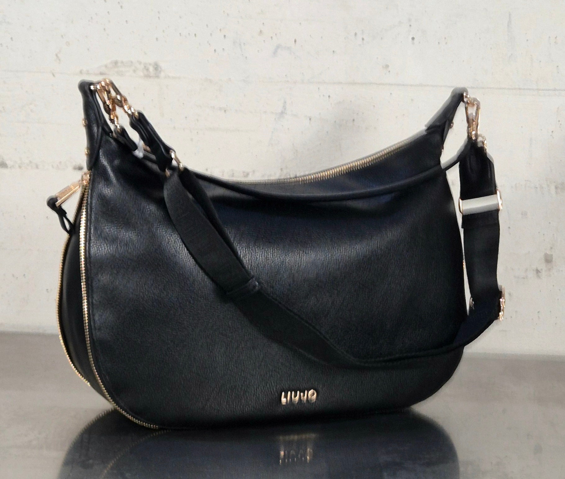 Liu Jo borsa Hobo a mezzaluna AA6134ES02622222 NERO ALISKA