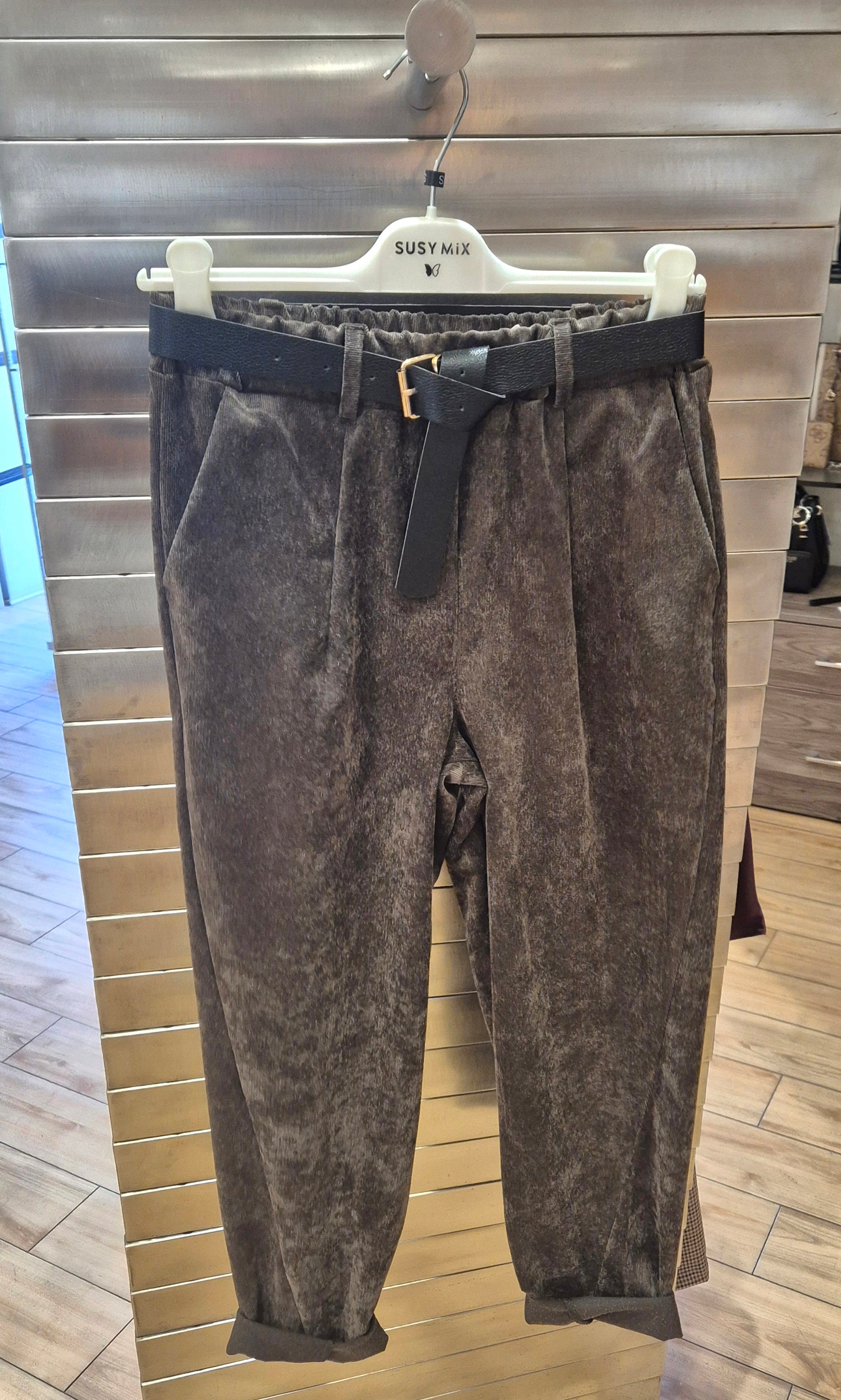 Susy mix pantalone velluto millerighe con cintura 25682U70 moro