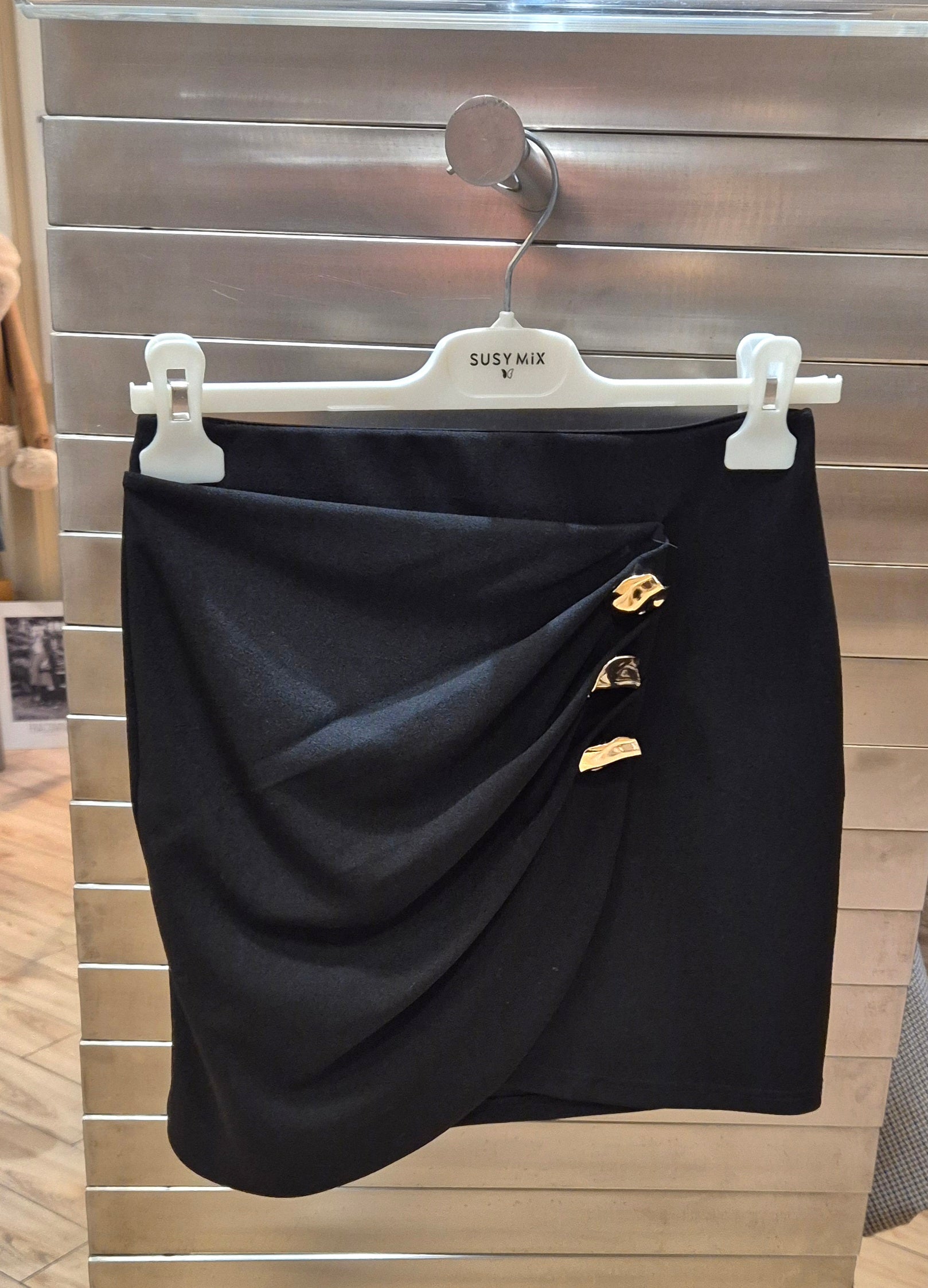 Susy mix minigonna bottoni colore nero G1836SCRU75