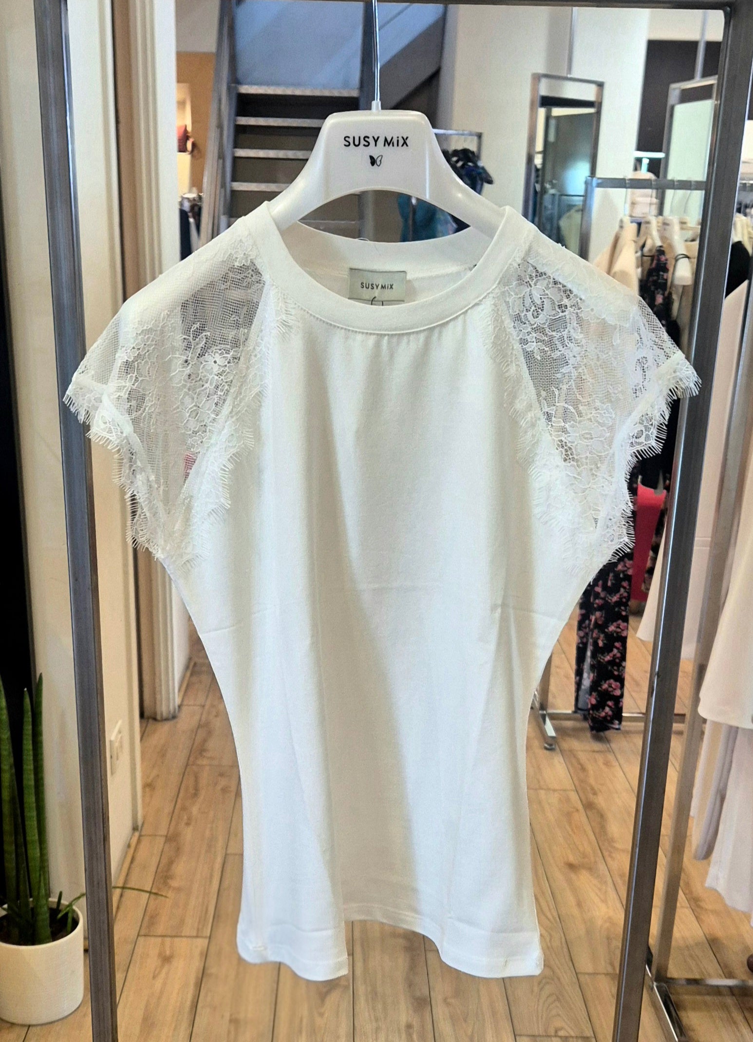 Susy Mix t-shirt cotone maniche pizzo 12102U58 bianco