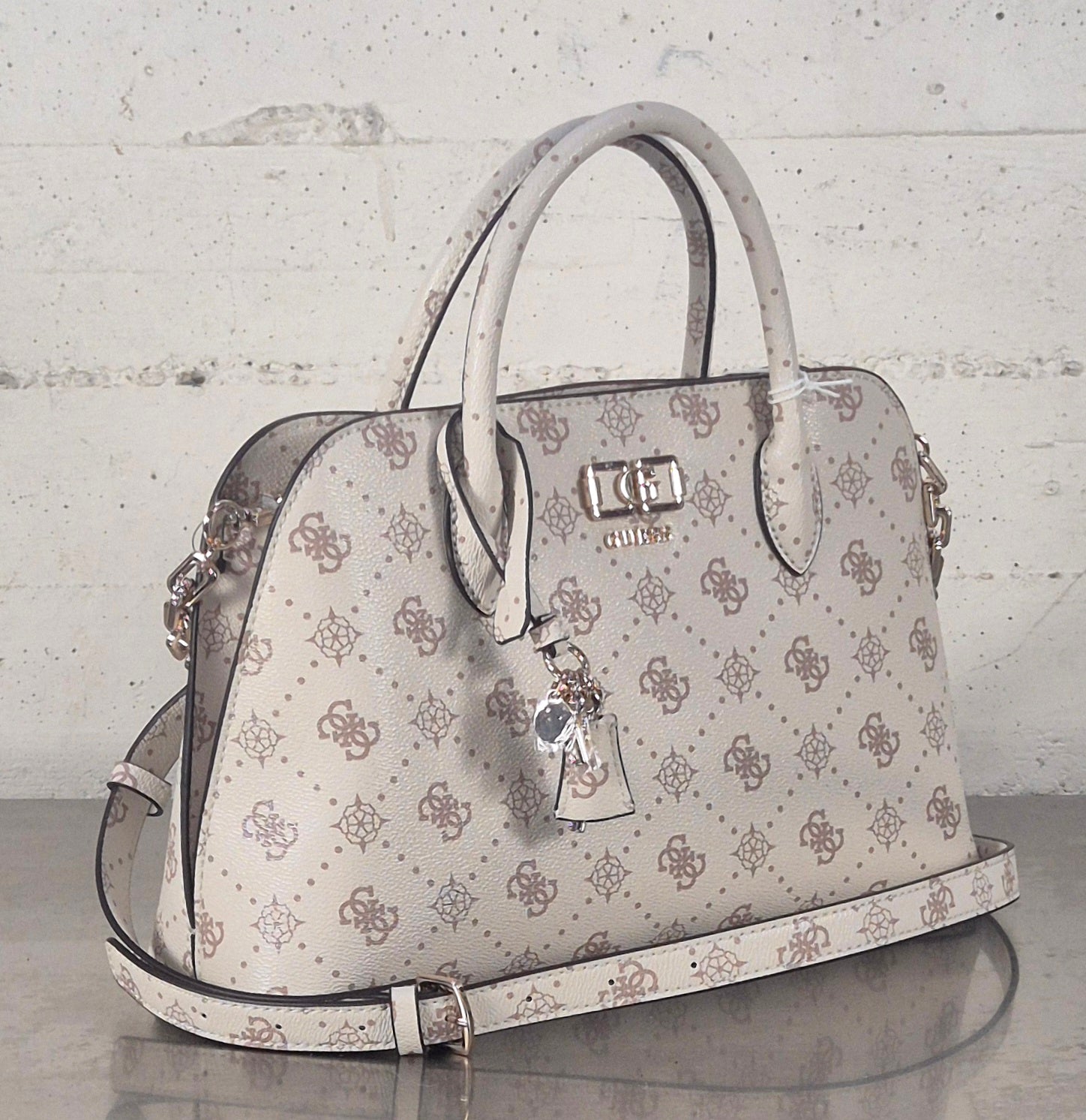 Guess borsa con manici HWGP9928060VN0 logato vaniglia