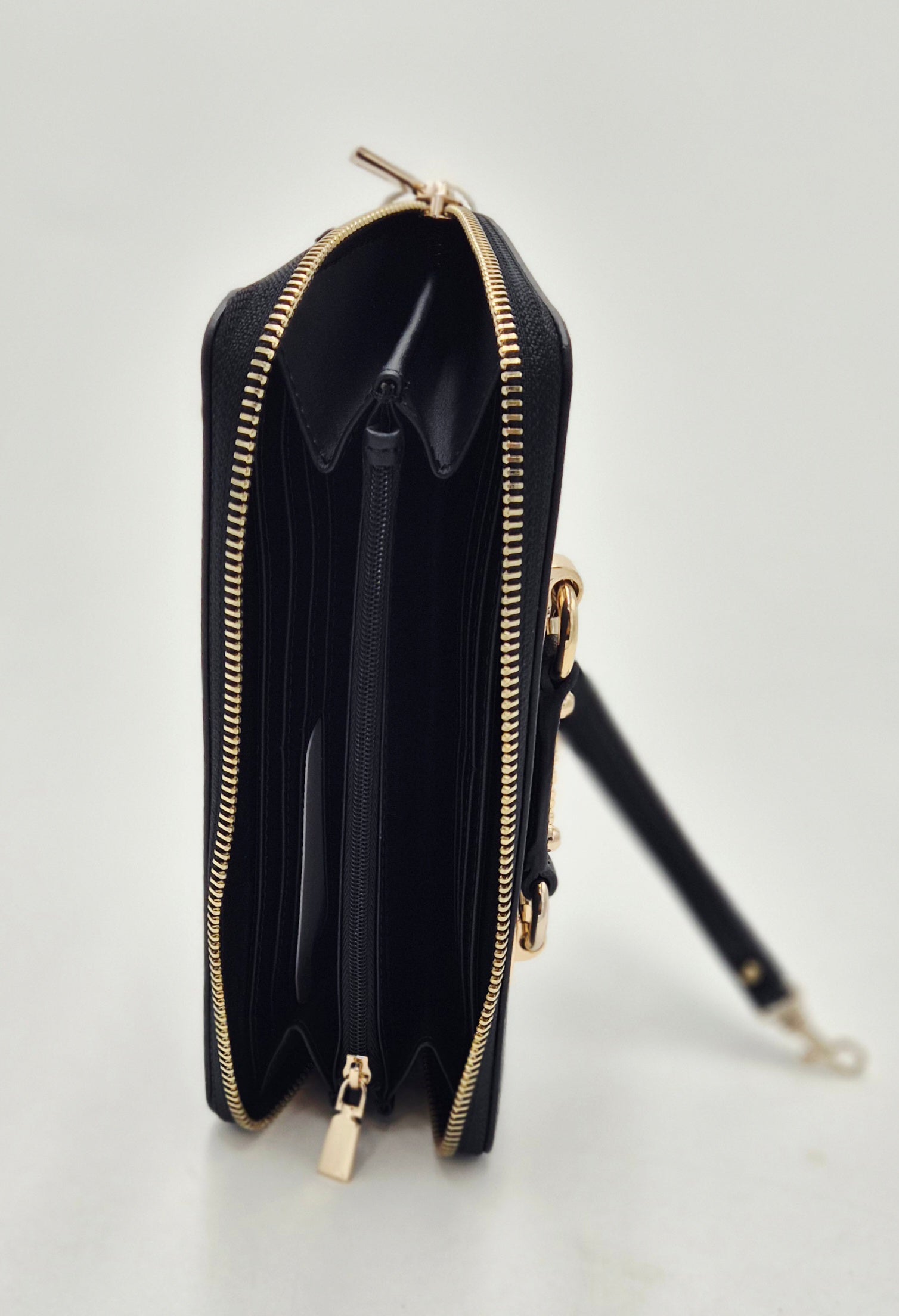 Guess portafoglio donna grande ziparound SWBG8015146BLA nero