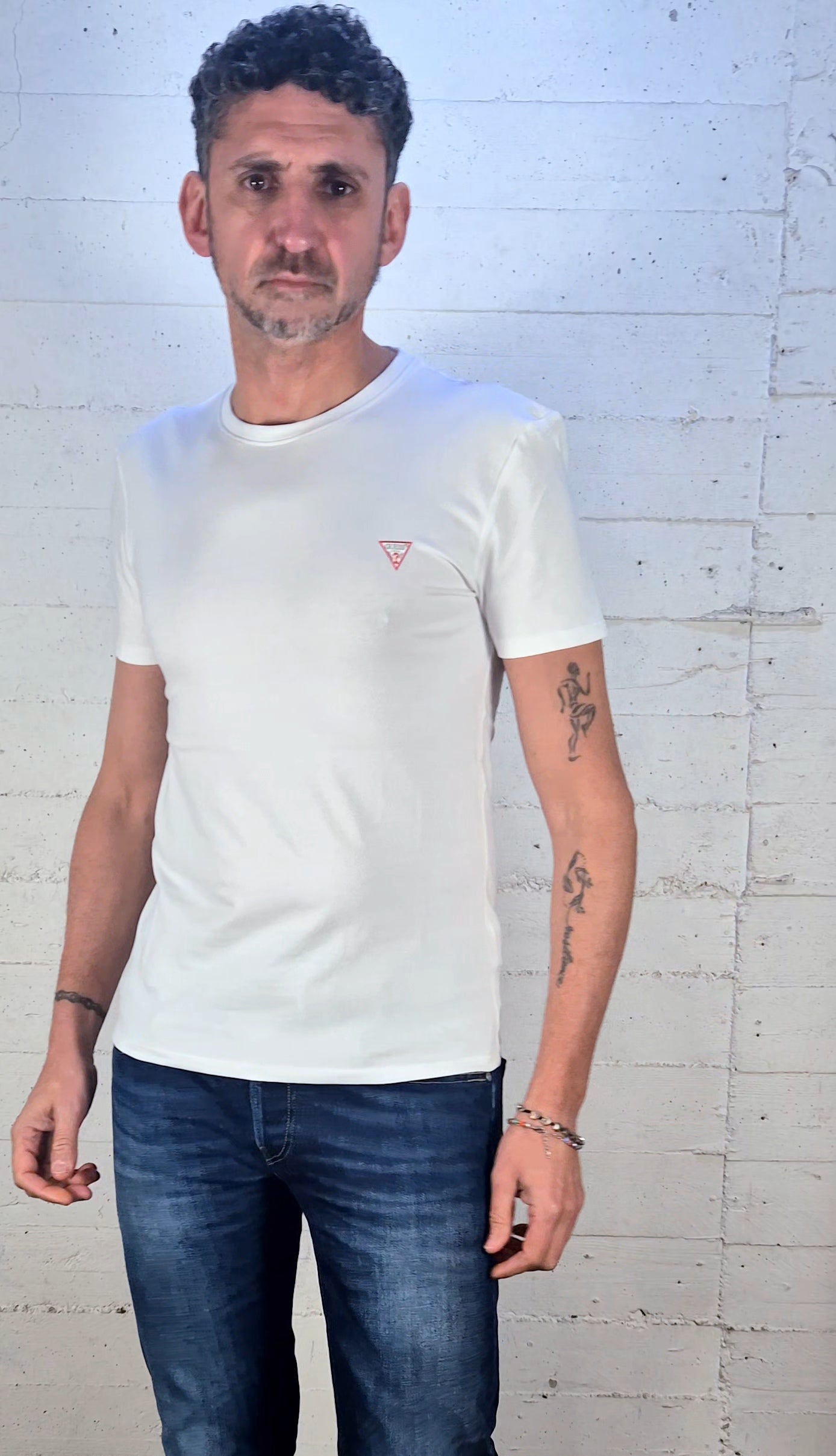 Guess t-shirt logo piccolo M2YI24J1314 G02 BIANCO