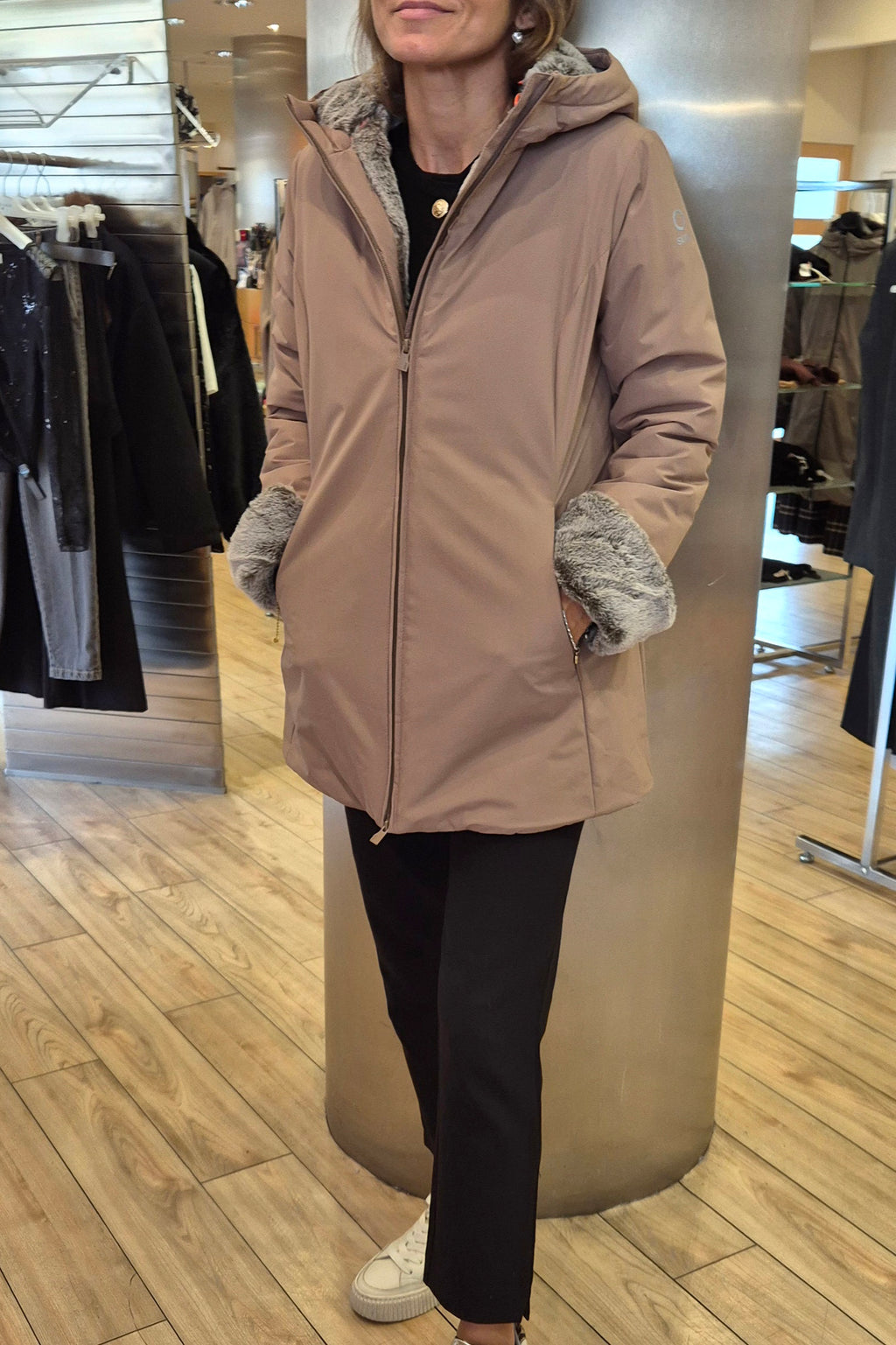 Suns giacchetto beige tessuto tecnico con interno ecopelliccia GBS5302DNOCE