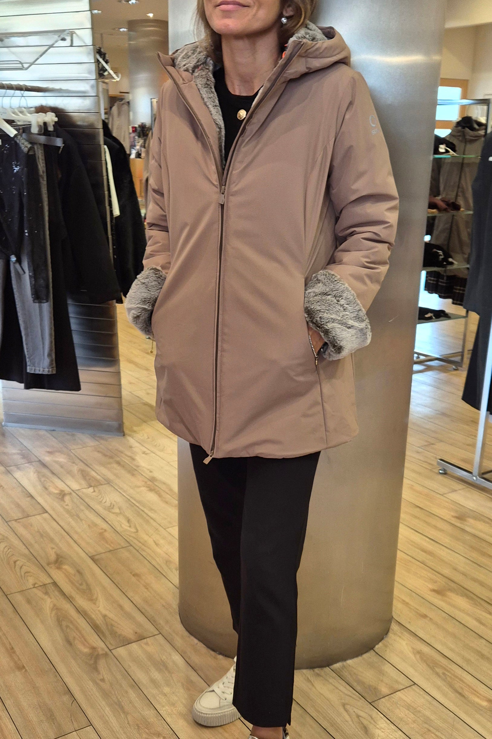 Suns giacchetto beige tessuto tecnico con interno ecopelliccia GBS5302DNOCE