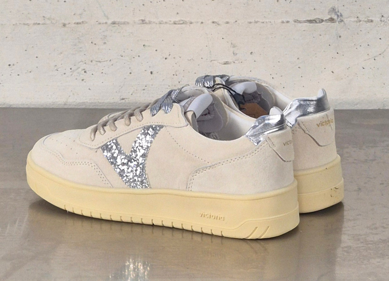 Victoria scarpa donna 1257144 crudo camoscio beige con glitter argento