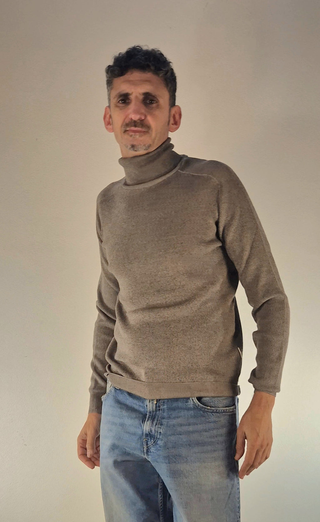 Seinse maglia collo alto in misto viscosa a costa fine fango MI3072