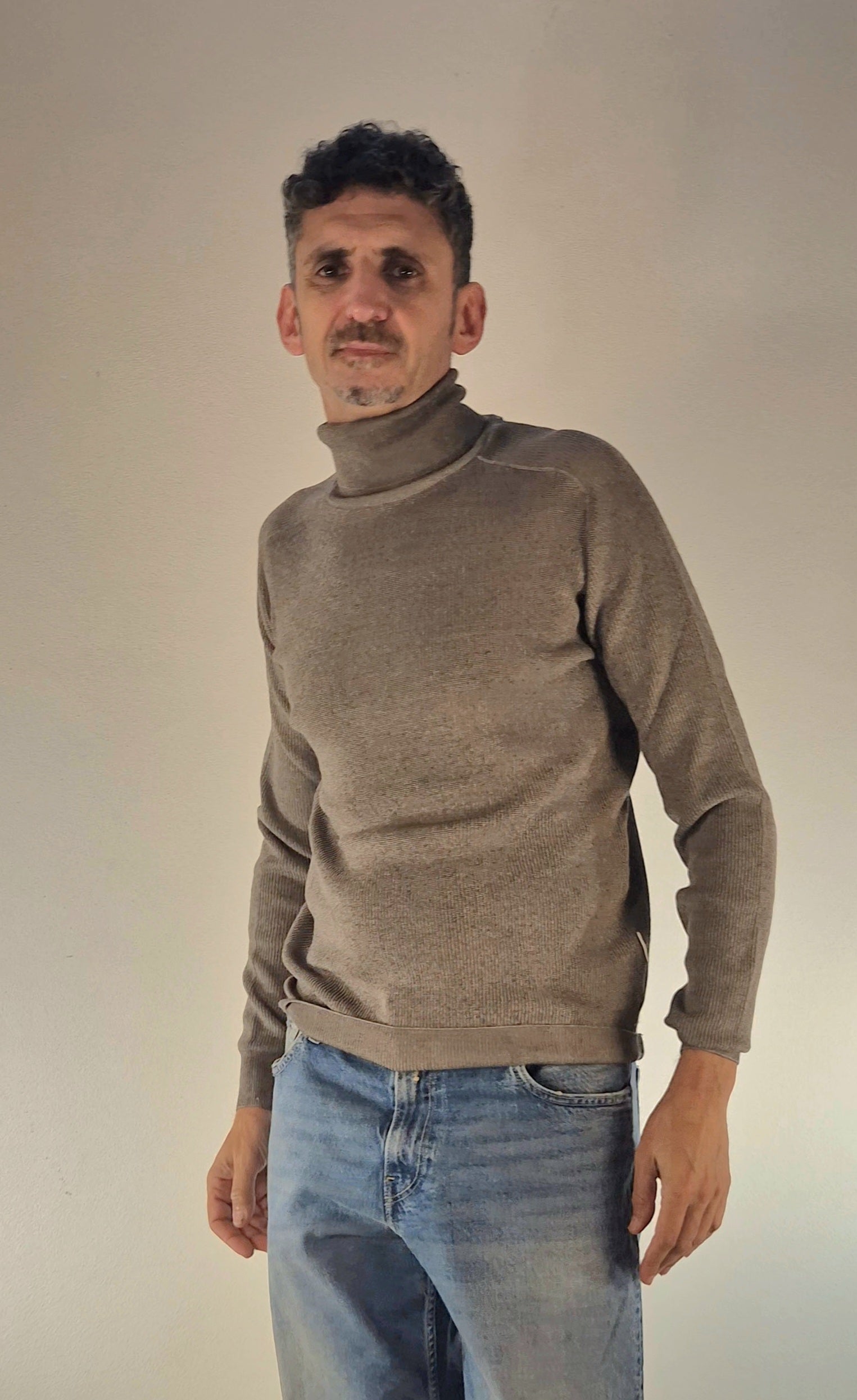 Seinse maglia collo alto in misto viscosa a costa fine fango MI3072