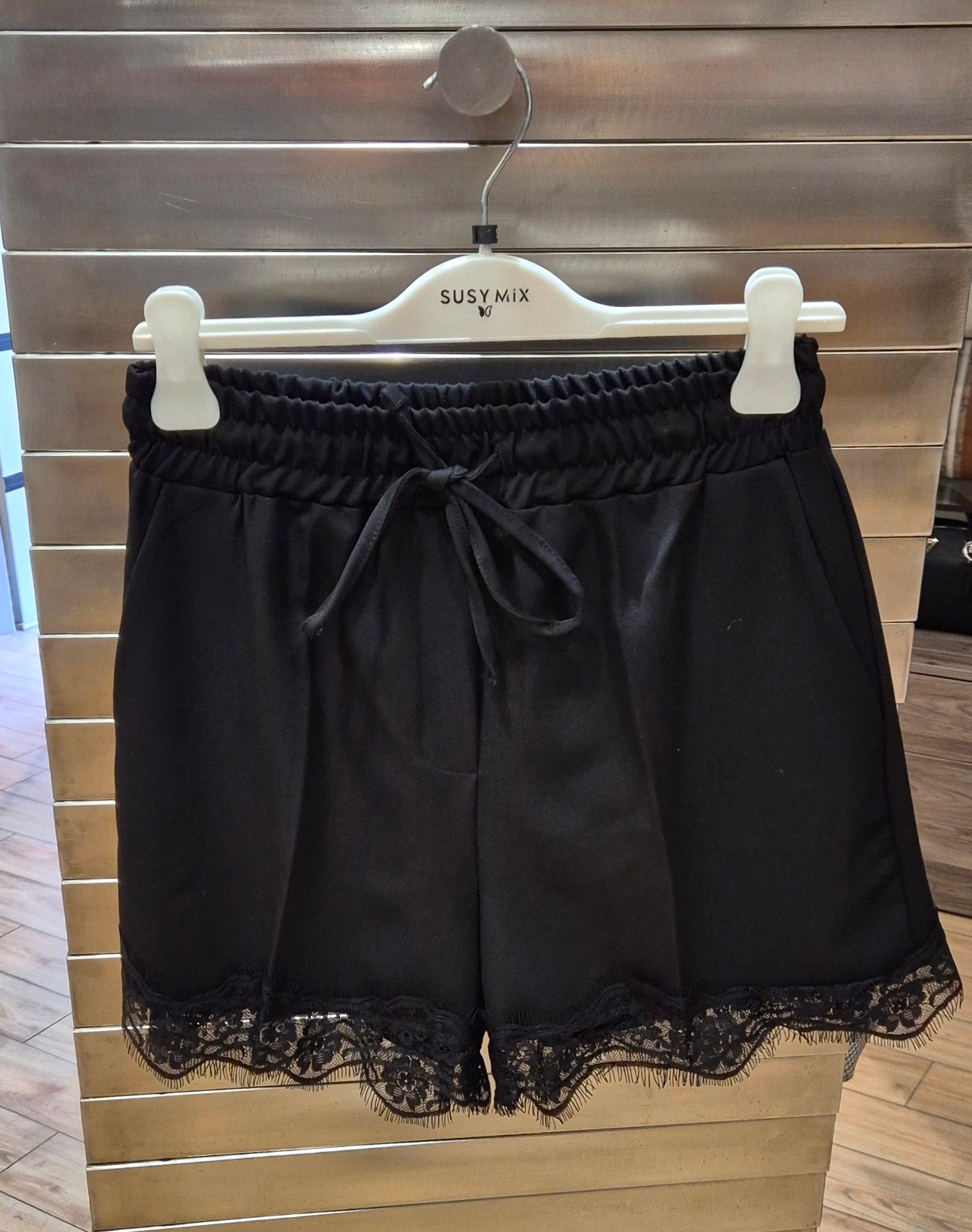 Susy mix shorts con profili in pizzo T2158D157U75 nero