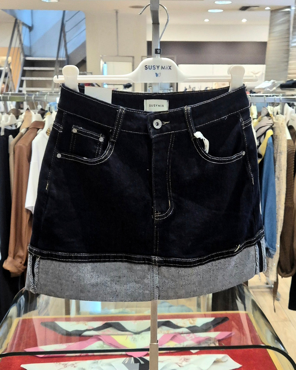 Susy Mix minigonna jeans scuro con risvolta 6638U55