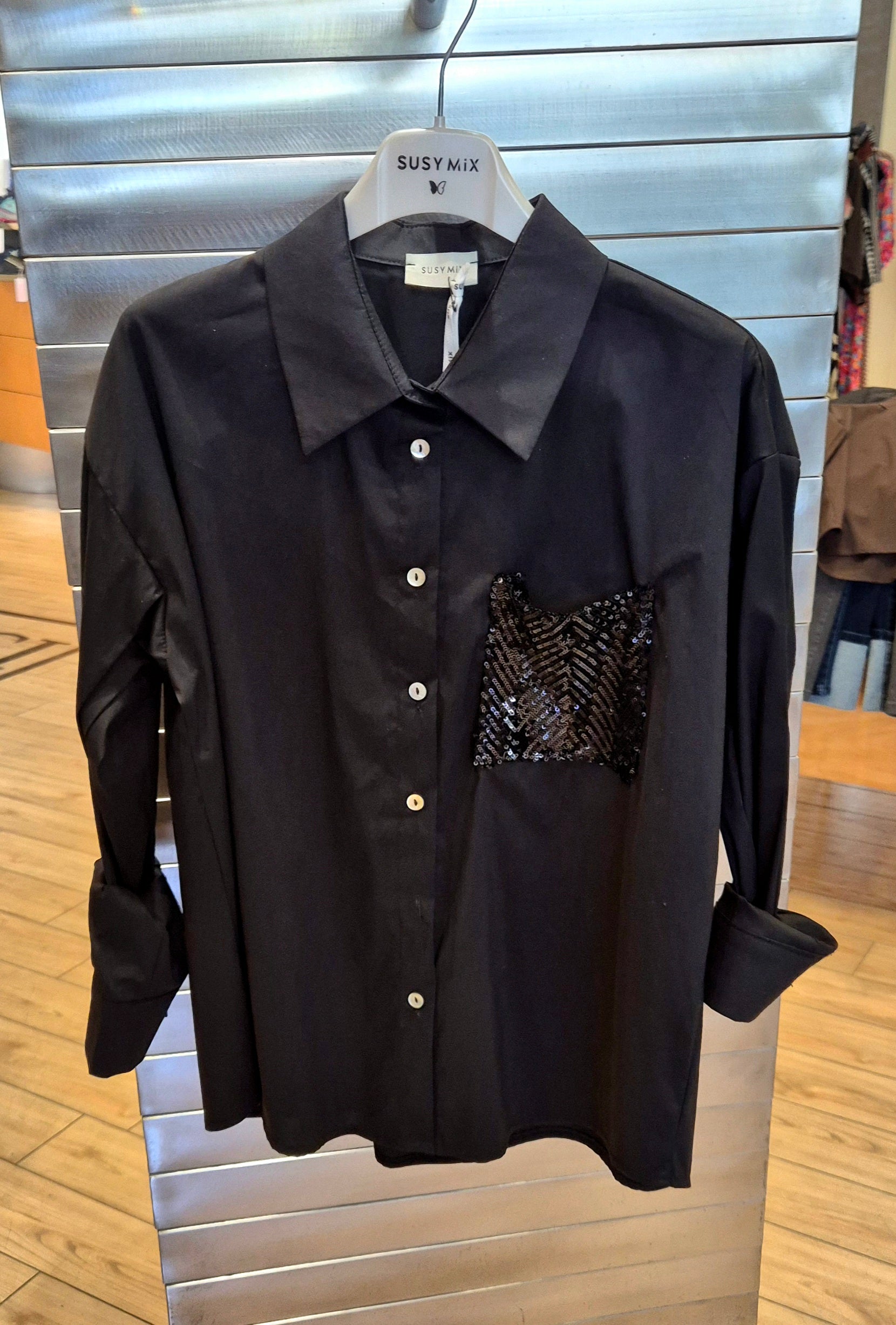 Susy Mix camicia con tasca paillettes nero 26247CP