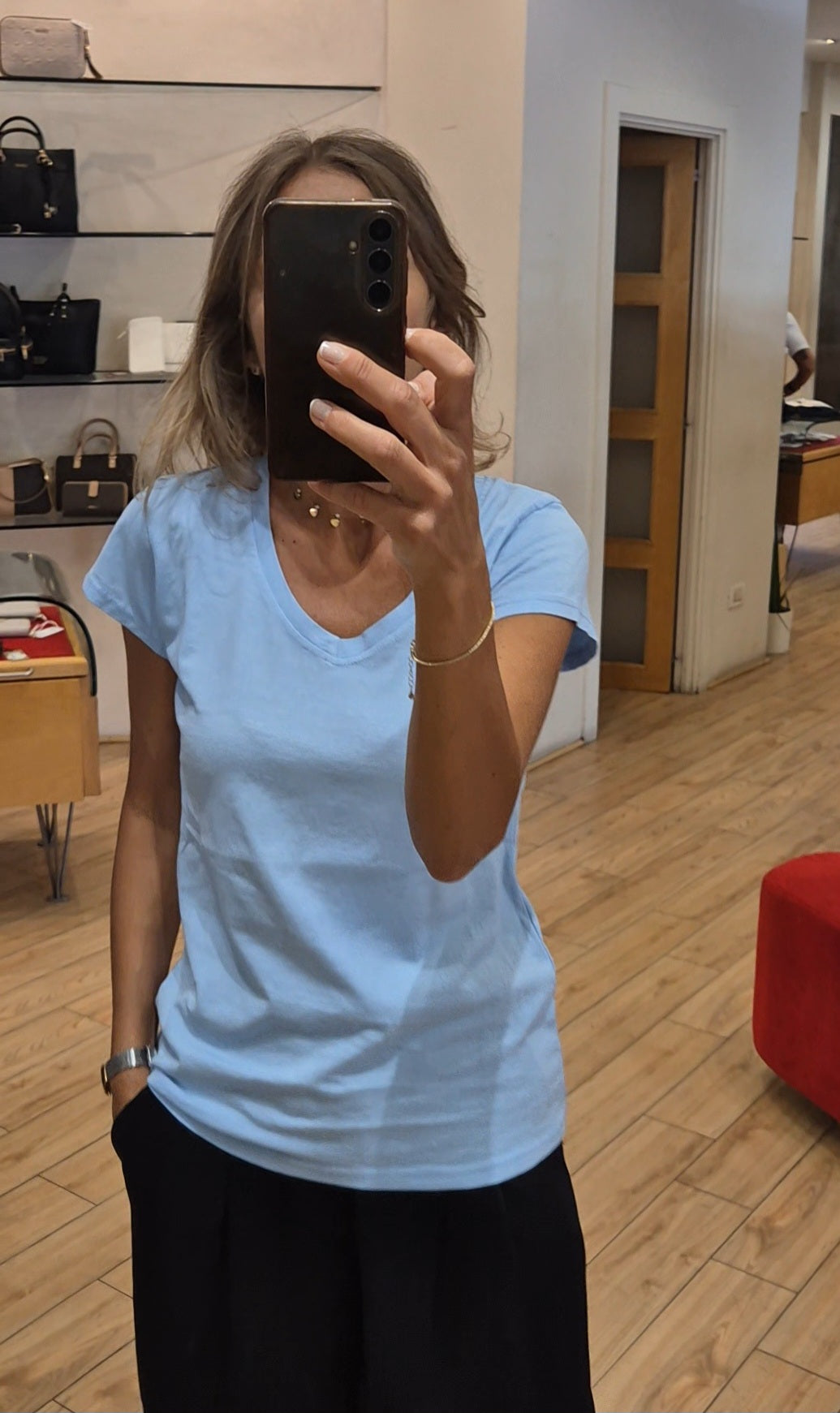 Susy Mix t-shirt manica corta scollo v in cotone celeste