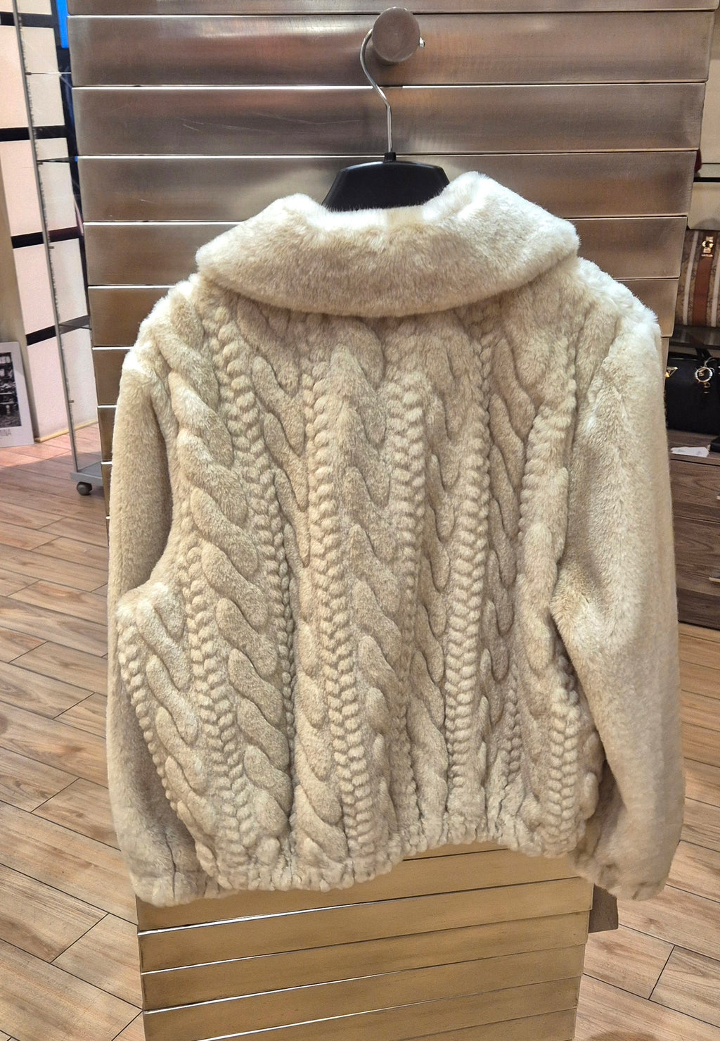 Liu Jo ecopelliccia corta beige MF5094E1044W9868