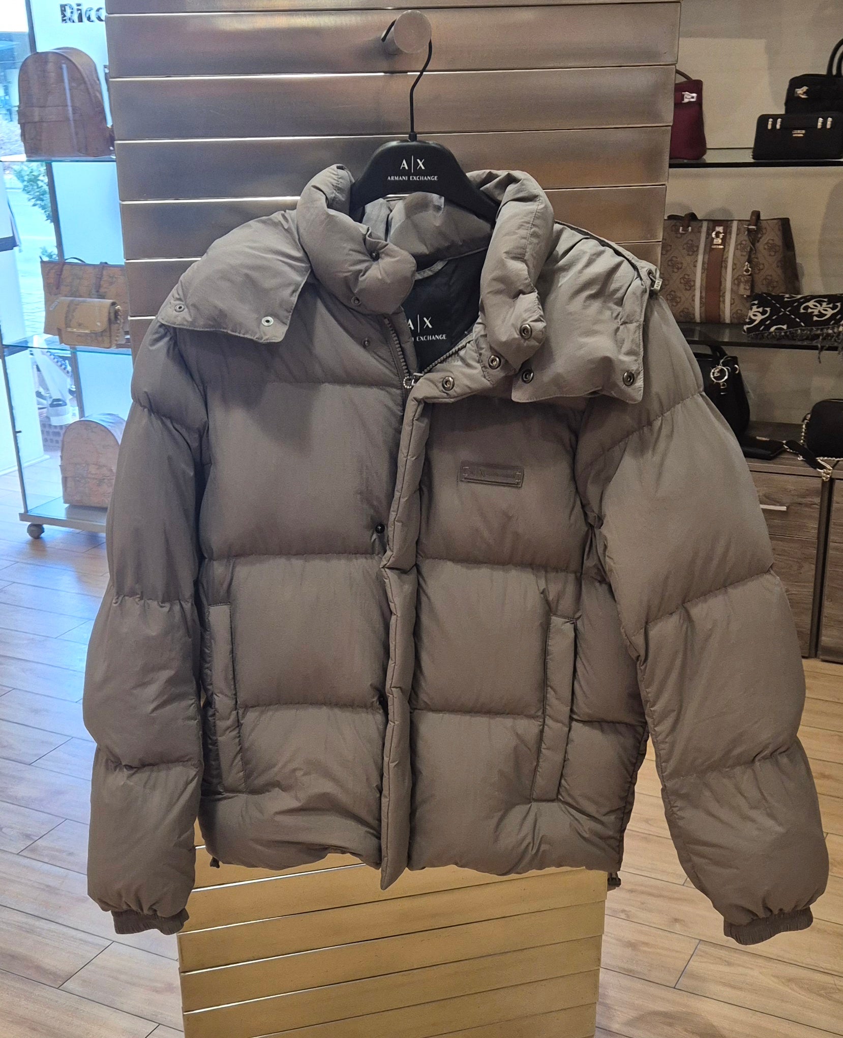 Armani ax piumino d'oca nero XM001098AF1634 grigio fango con cappuccio staccabile